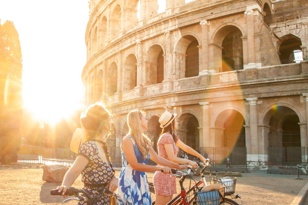 studentesse turiste colosseo roma